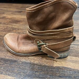 Vero Cuoio Brown Leather Booties Size 9